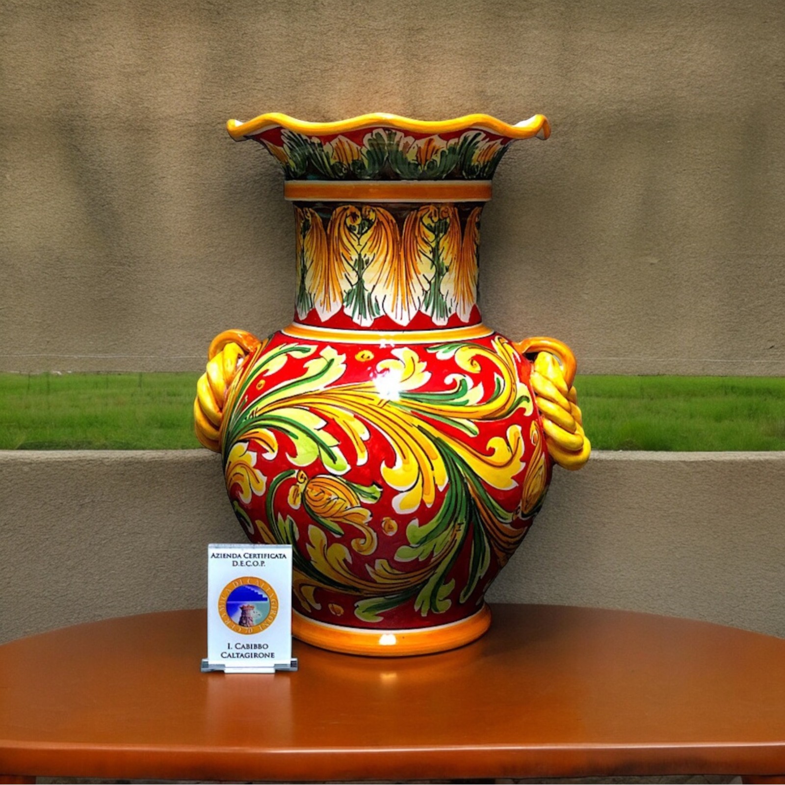 Vaso con decoro Ornato del '700 in ceramica di Caltagirone