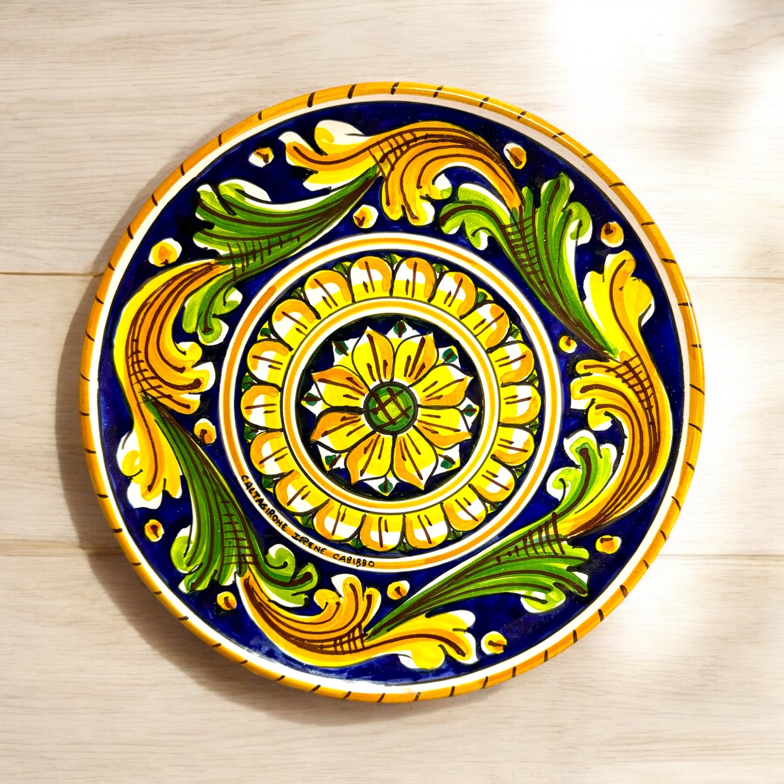 Piatto in ceramica di Caltagirone