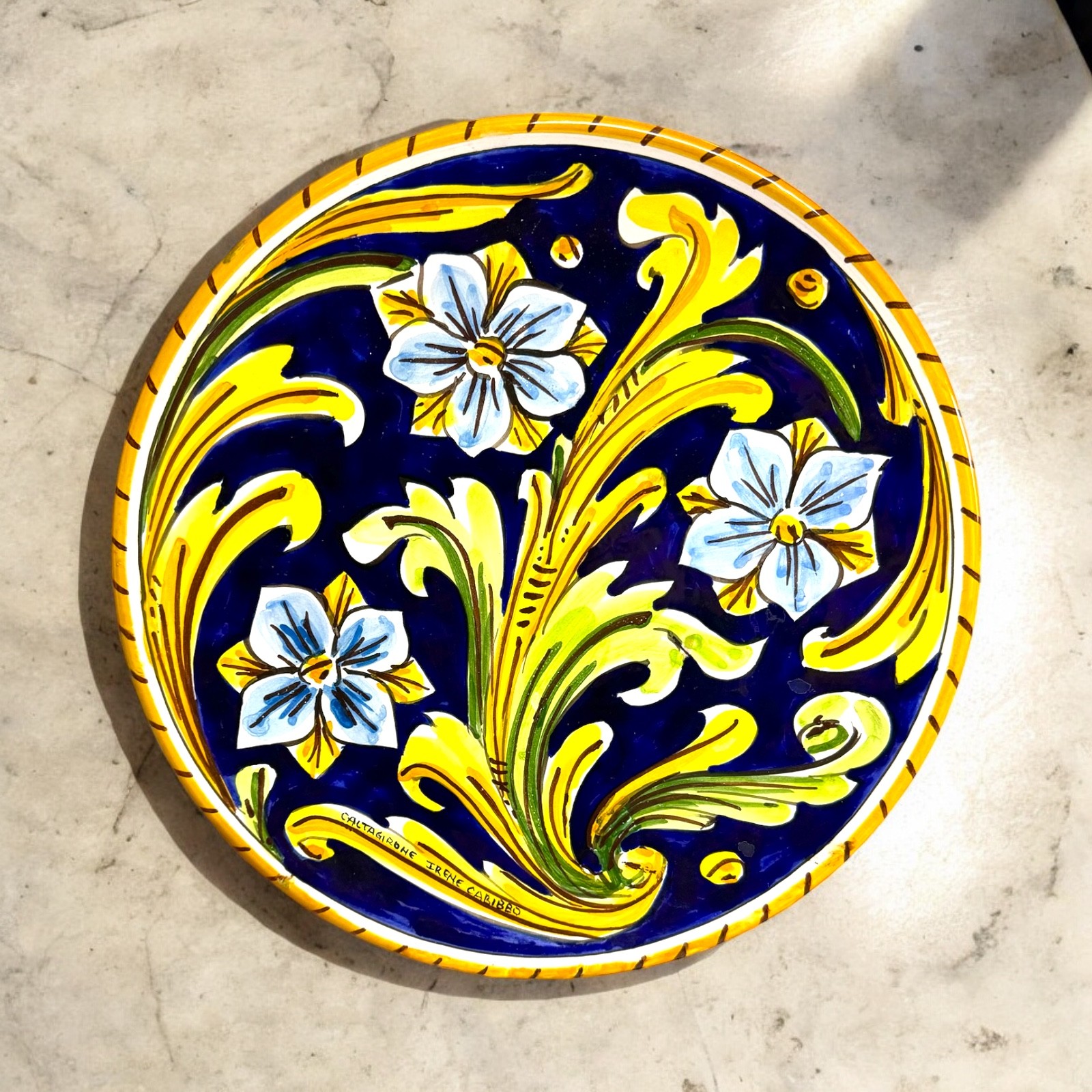 Piatto in ceramica di Caltagirone